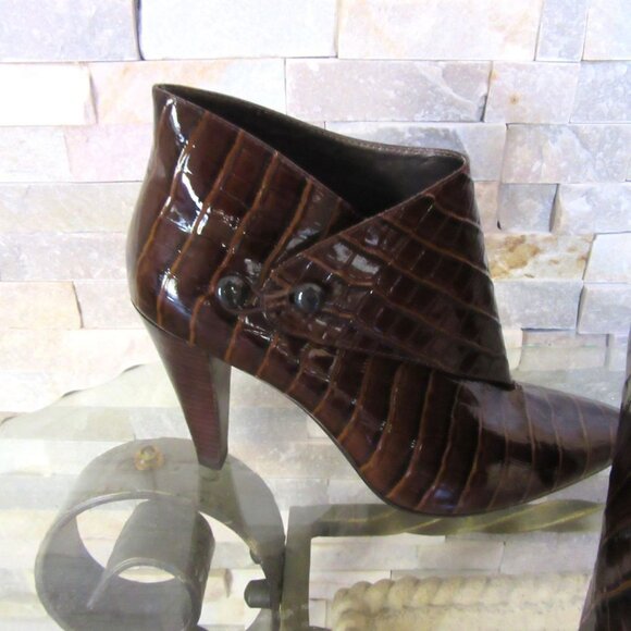 Great Pair of Via Spiga Lydia Croc Print Leather Booties w High Heel SZ 8 1/2 B - Picture 2 of 7